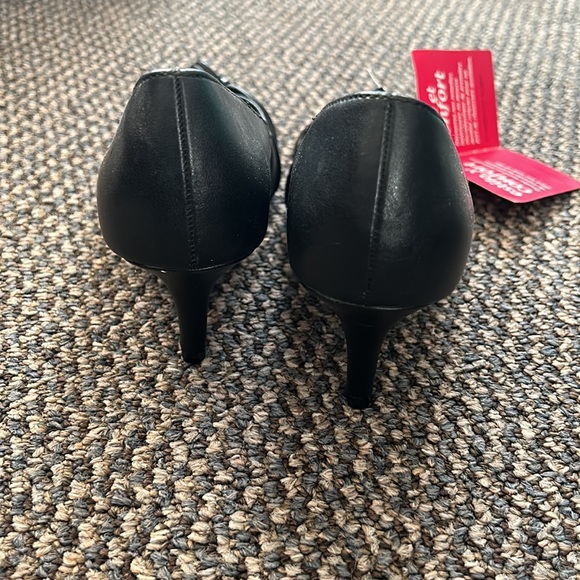 NWT Alex Flex Comfort Black pointed heels - Picture 4 of 5
